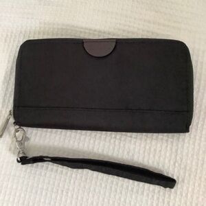 Wallet New RFID Wallet New in Box Makes A Great Gift Travelon Brand NWT